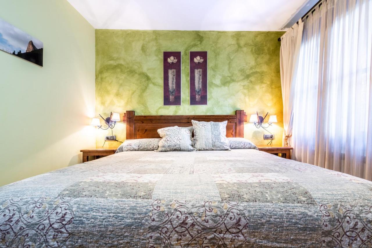 Apartamentos Casa Rivera Aínsa Екстериор снимка